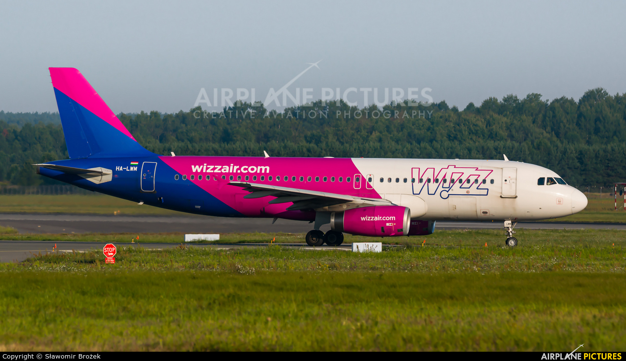 Wizz Air HA-LWM aircraft at Katowice - Pyrzowice