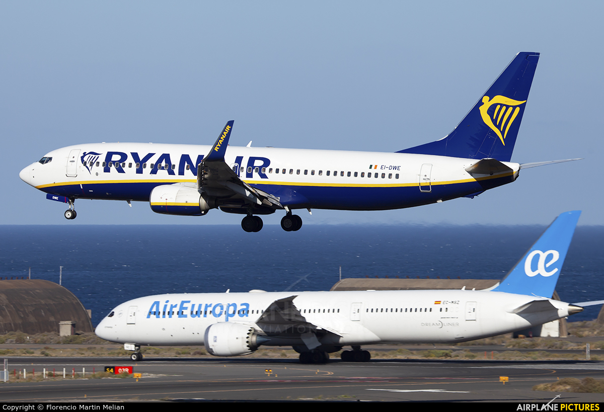 Ryanair EI-DWE aircraft at Aeropuerto de Gran Canaria