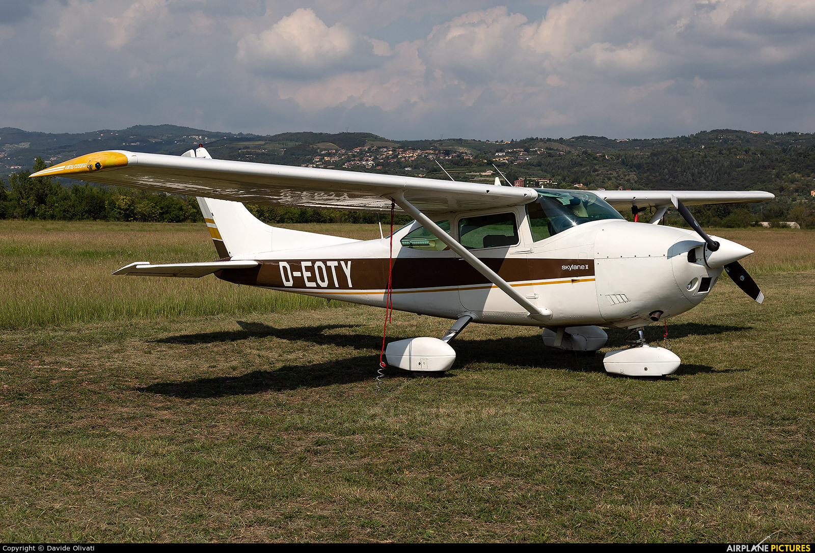 Private D-EOTY aircraft at Verona - Boscomantico