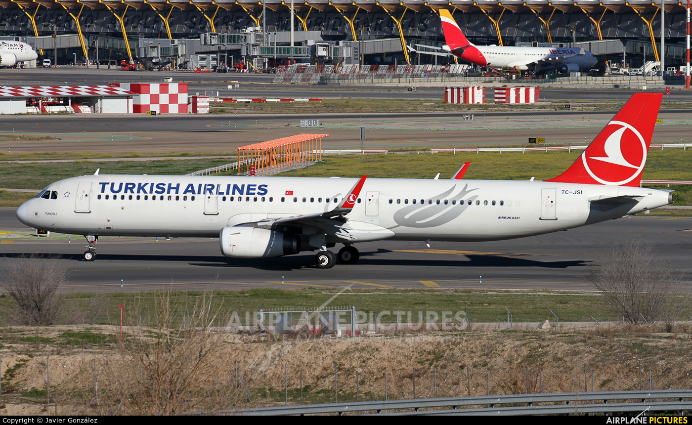 Turkish Airlines TC-JSI aircraft at Madrid - Barajas