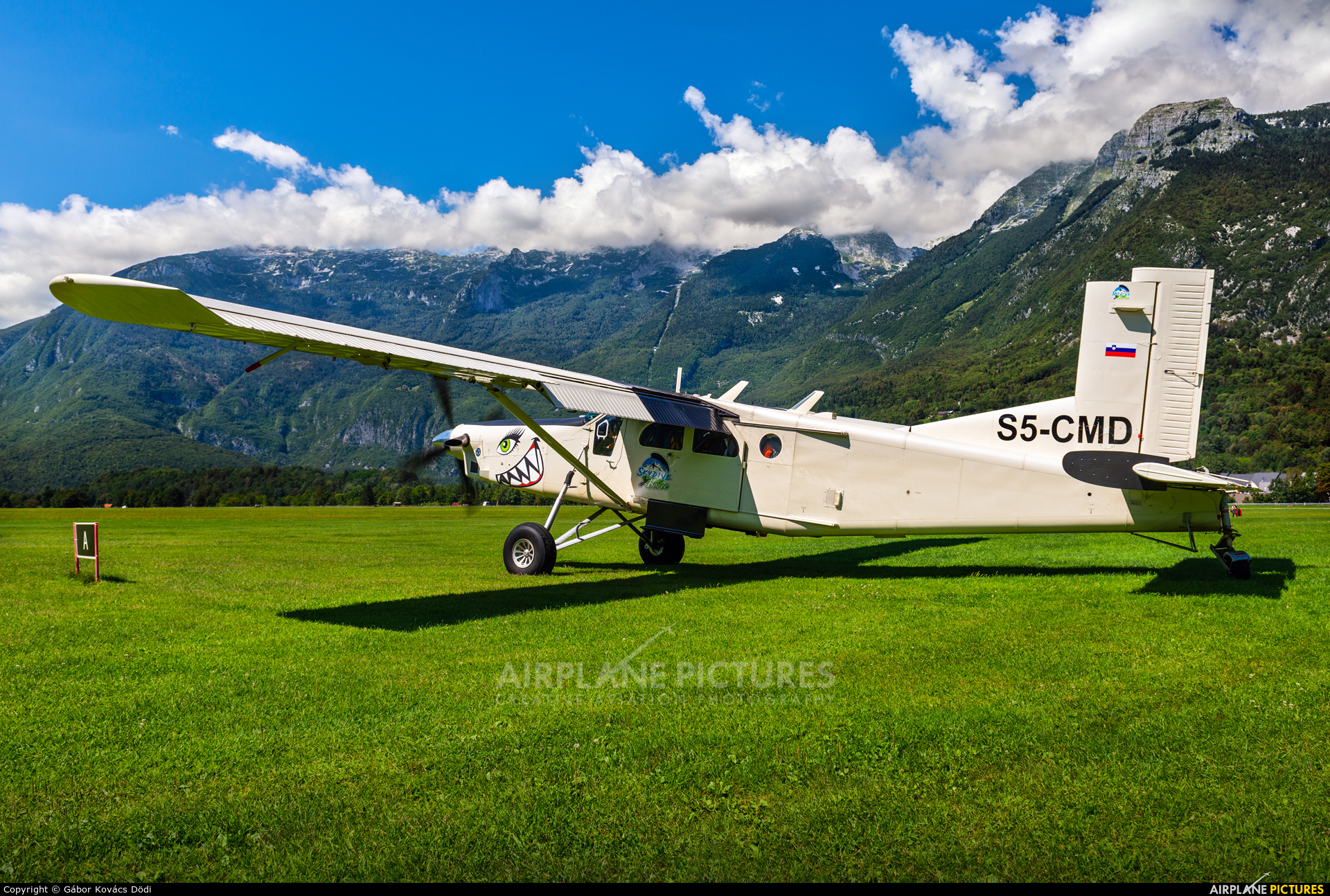 Private S5-CMD aircraft at Bovec - Tolmin