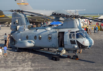 155308 - USA - Marine Corps Boeing CH-46E Sea Knight