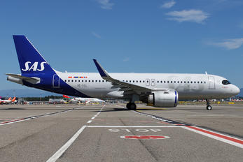 SE-ROL - SAS - Scandinavian Airlines Airbus A320 NEO