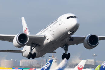 JA849J - JAL - Japan Airlines Boeing 787-8 Dreamliner