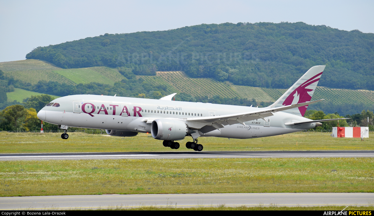Qatar Airways A7-BCZ aircraft at Vienna - Schwechat