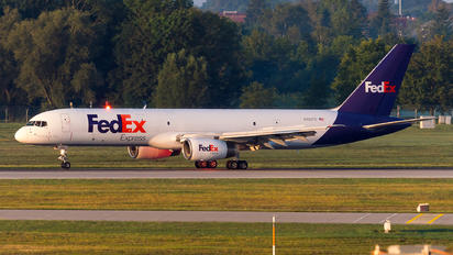 N922FD - FedEx Federal Express Boeing 757-200F