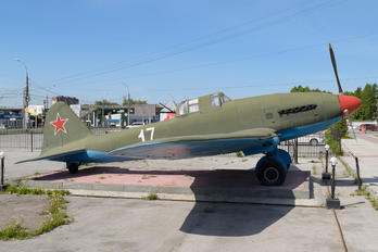 17 WHITE - Soviet Union - Air Force Ilyushin Il-10