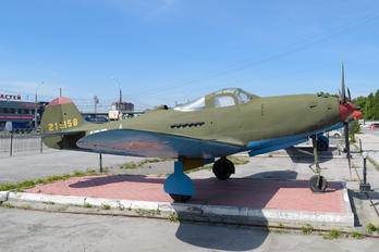 100 WHITE - Soviet Union - Air Force Bell P-39-Airacobra