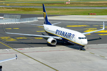 EI-DWE - Ryanair Boeing 737-800