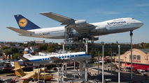 Lufthansa D-ABYM image