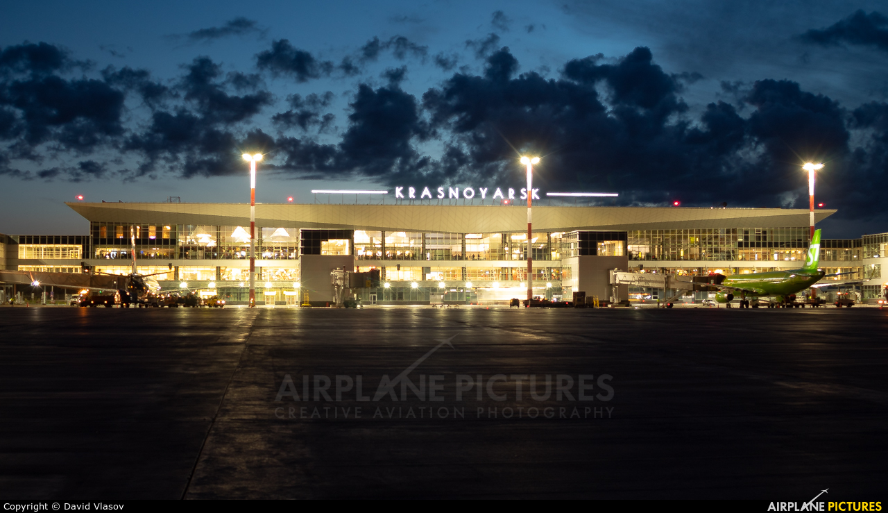 - Airport Overview - aircraft at Krasnoyarsk - Yemelyanovo