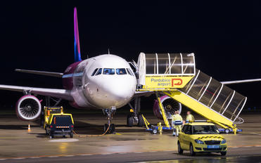 HA-LYU - Wizz Air Airbus A320