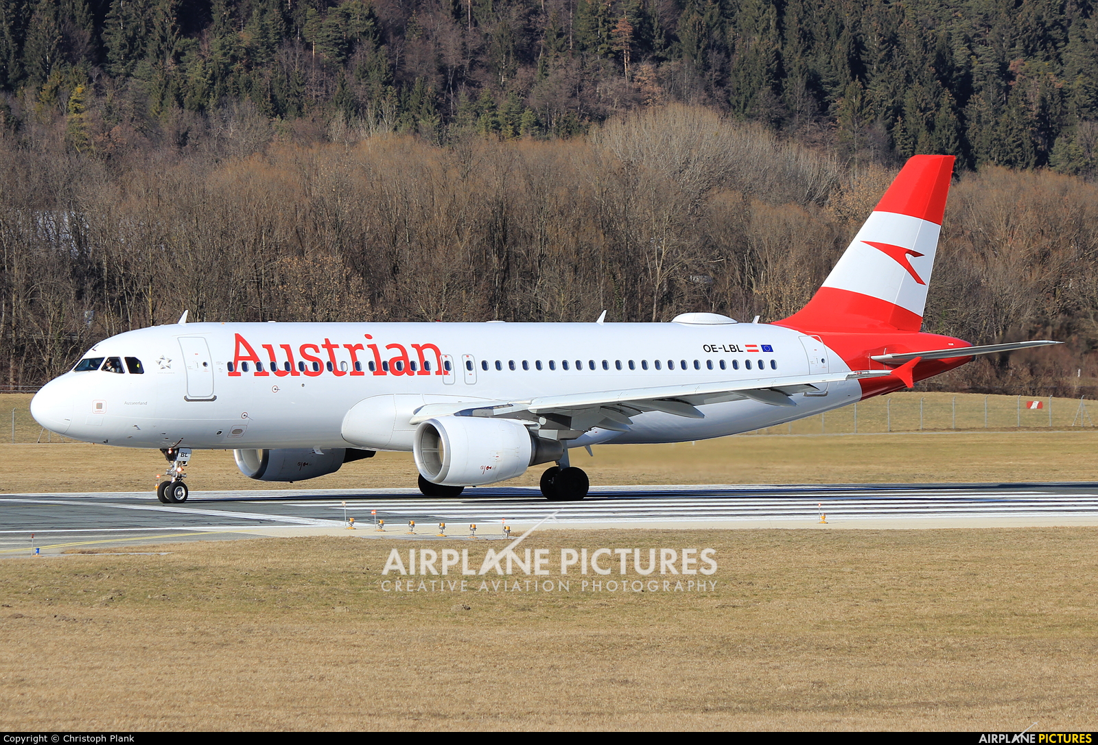 Austrian Airlines/Arrows/Tyrolean OE-LBL aircraft at Innsbruck