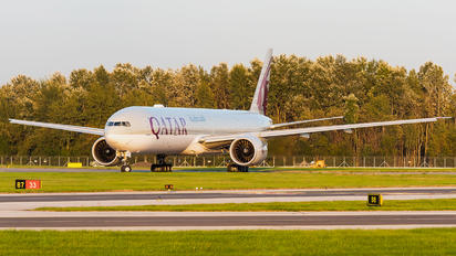 A7-BAZ - Qatar Airways Boeing 777-300ER