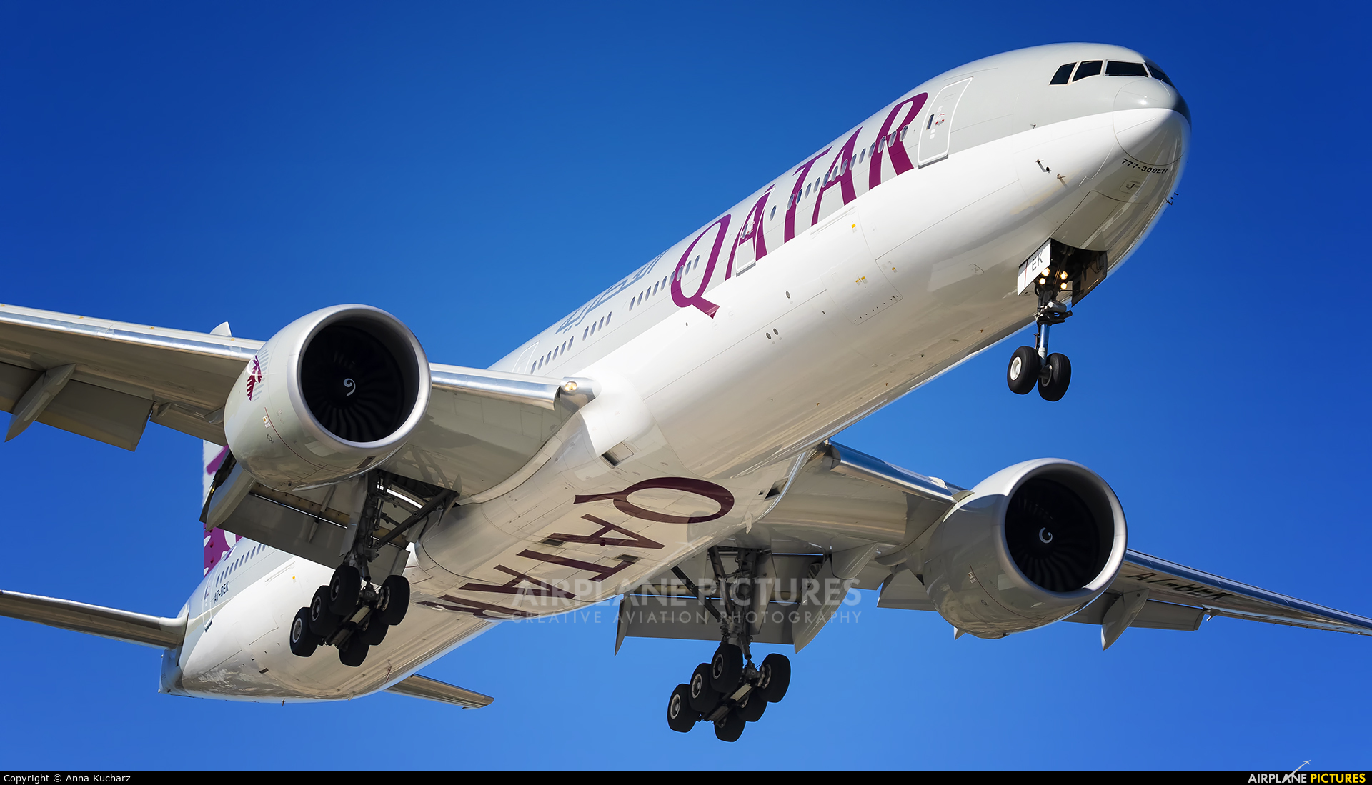 Qatar Airways A7-BEK aircraft at Warsaw - Frederic Chopin