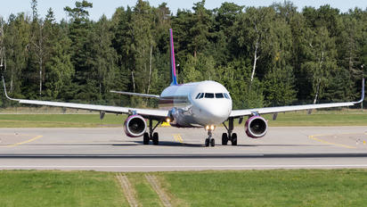 HA-LXM - Wizz Air Airbus A321
