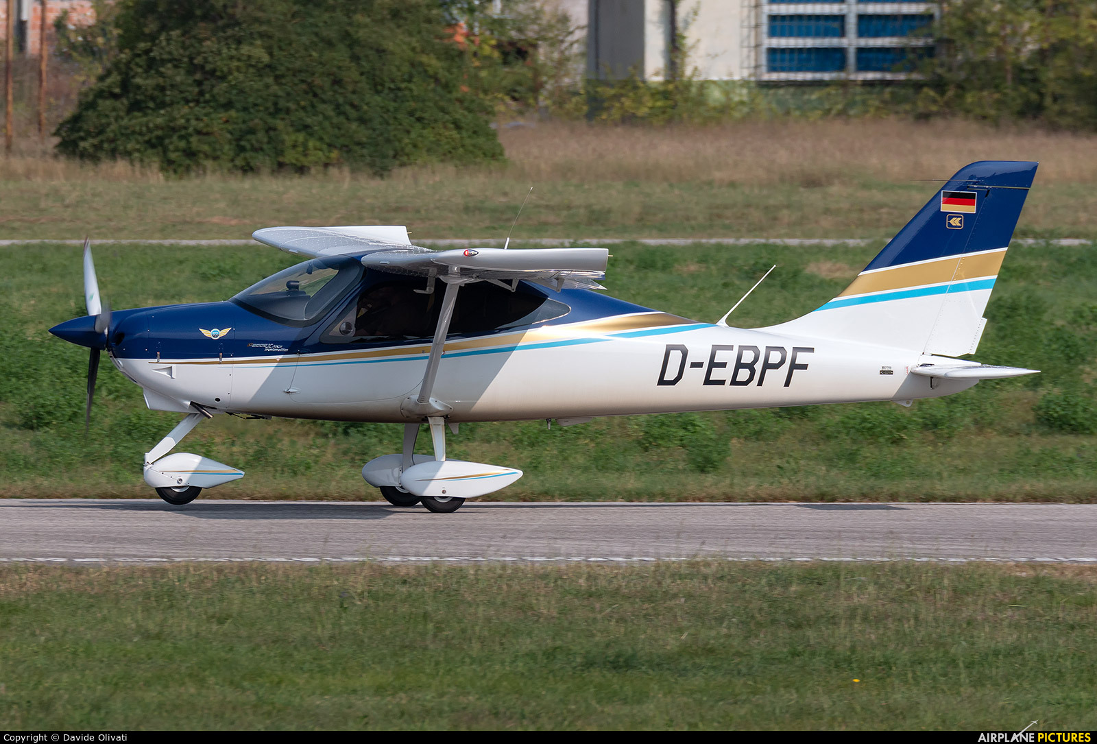 Private D-EBPF aircraft at Verona - Boscomantico