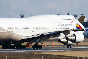 HL7421 - Asiana Airlines Boeing 747-400