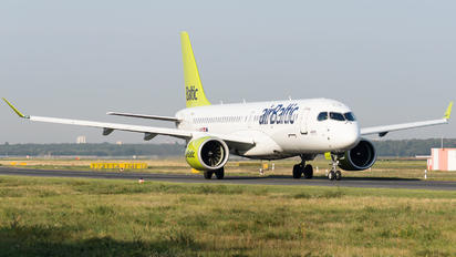 YL-AAR - Air Baltic Airbus A220-300