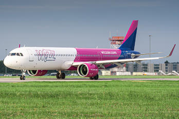 HA-LVH - Wizz Air Airbus A321 NEO