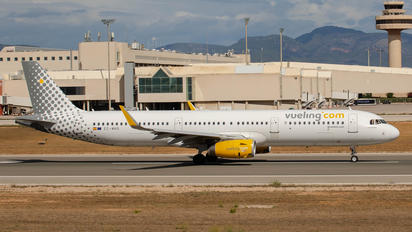 EC-MHS - Vueling Airlines Airbus A321