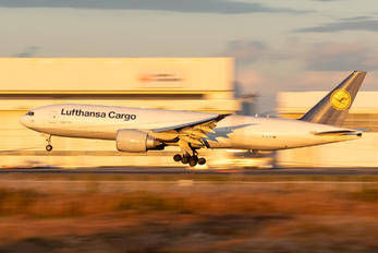 D-ALFE - Lufthansa Cargo Boeing 777F