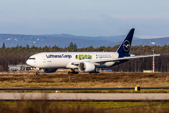 D-ALFI - Lufthansa Cargo Boeing B777-FBT