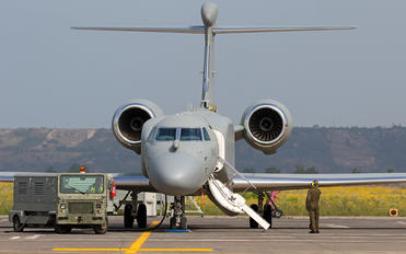 14-11 - Italy - Air Force Gulfstream Aerospace G-V, G-V-SP, G500, G550