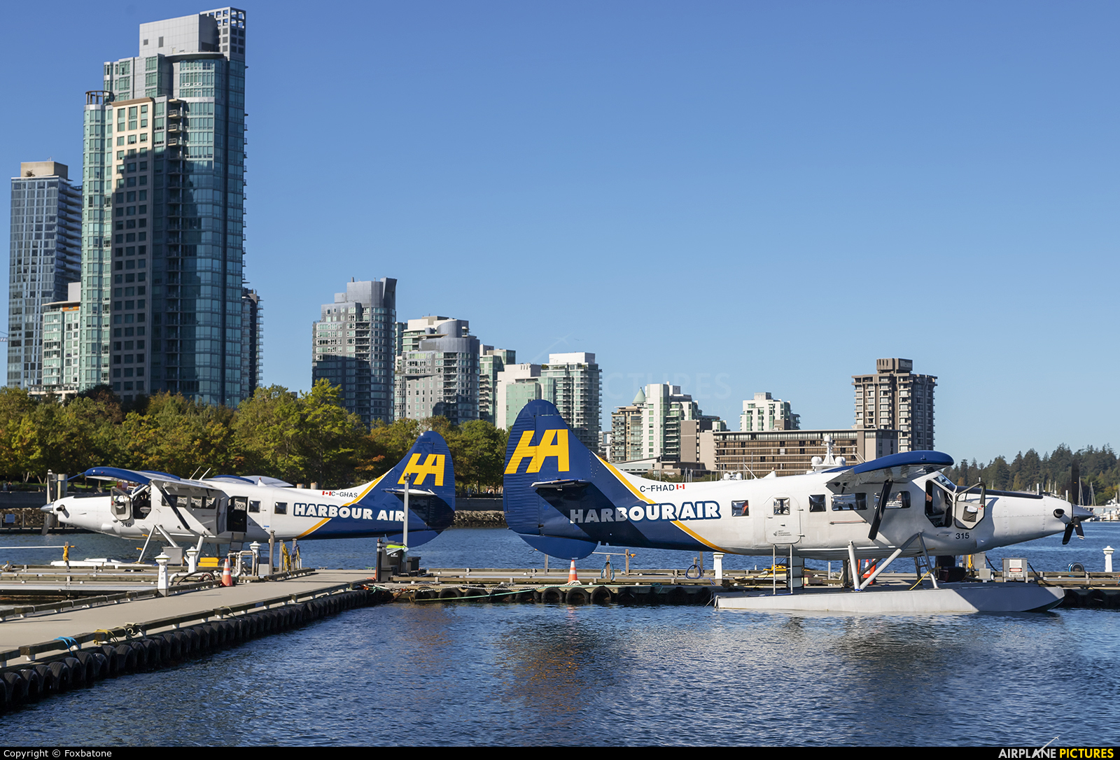 Harbour Air C-FHAD aircraft at Vancouver Coal Harbour, BC