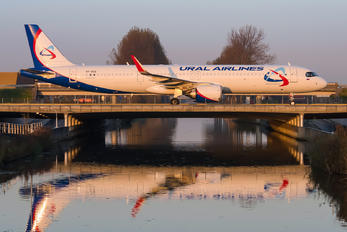 VP-BOQ - Ural Airlines Airbus A321 NEO