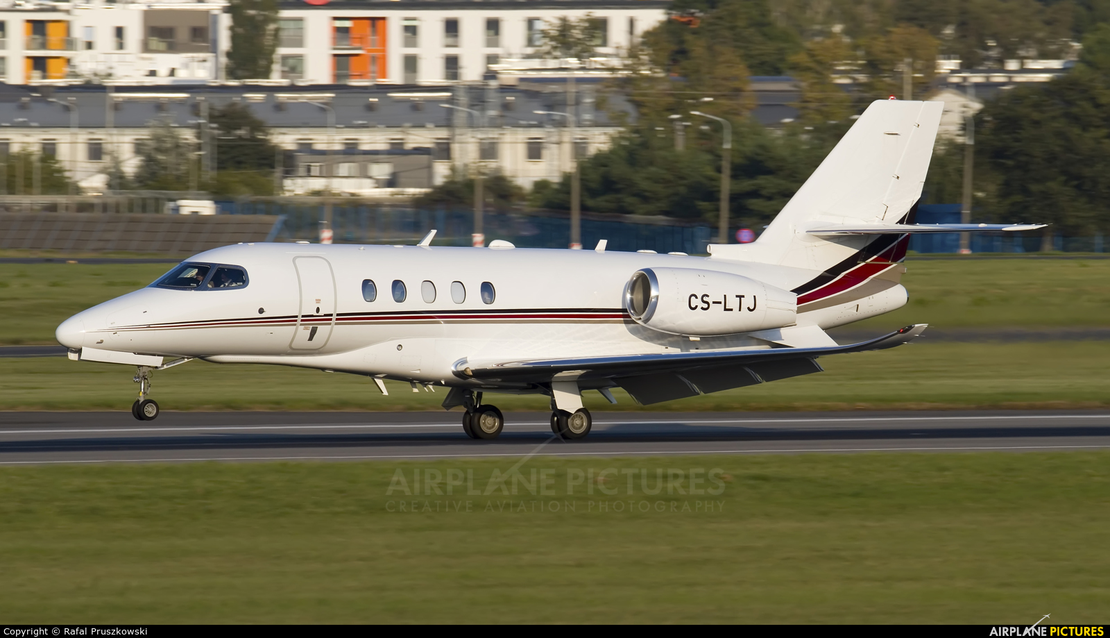 NetJets Europe (Portugal) CS-LTJ aircraft at Warsaw - Frederic Chopin