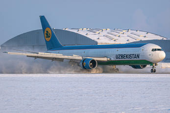 UK67002 - Uzbekistan Airways Boeing 767-300ER