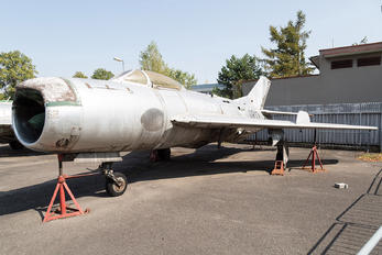 0813 - Czechoslovak - Air Force Mikoyan-Gurevich MiG-19P