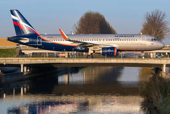 VP-BIY - Aeroflot Airbus A320
