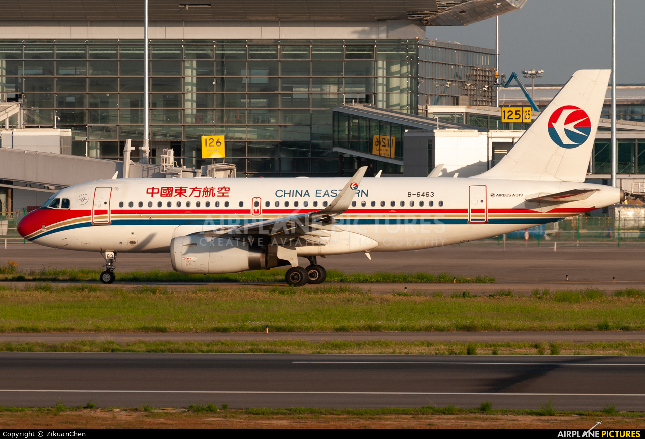 China Eastern Airlines B-6463 aircraft at Nanjing Lukou International Airport