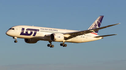 SP-LRA - LOT - Polish Airlines Boeing 787-8 Dreamliner