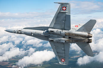 J-5013 - Switzerland - Air Force McDonnell Douglas F-18C Hornet