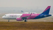 HA-LYQ - Wizz Air Airbus A320 aircraft