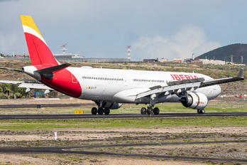 EC-LYF - Iberia Airbus A330-300