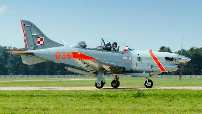 036 - Poland - Air Force "Orlik Acrobatic Group" PZL 130 Orlik TC-1 / 2