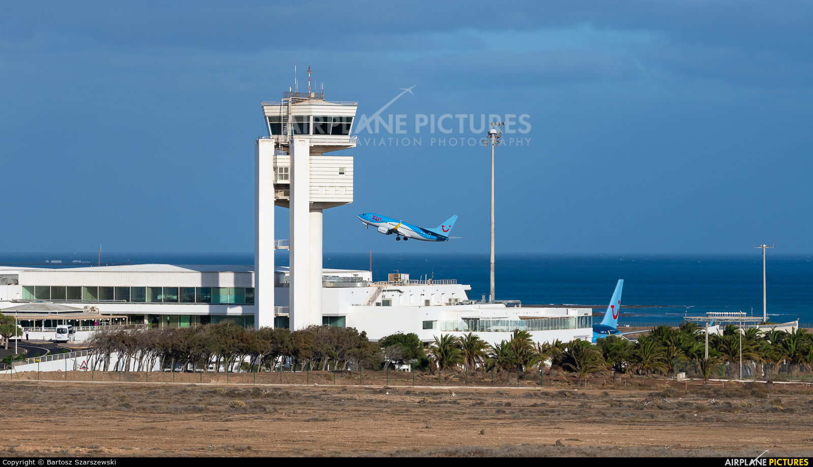 - Airport Overview GCRR aircraft at Lanzarote - Arrecife