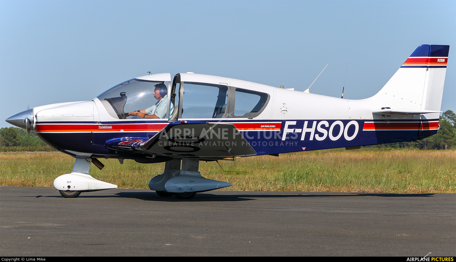 Private F-HSOO aircraft at Aérodrome de Bordeaux