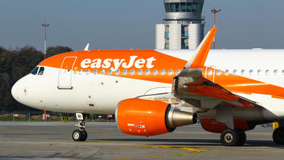OE-INI - easyJet Europe Airbus A320