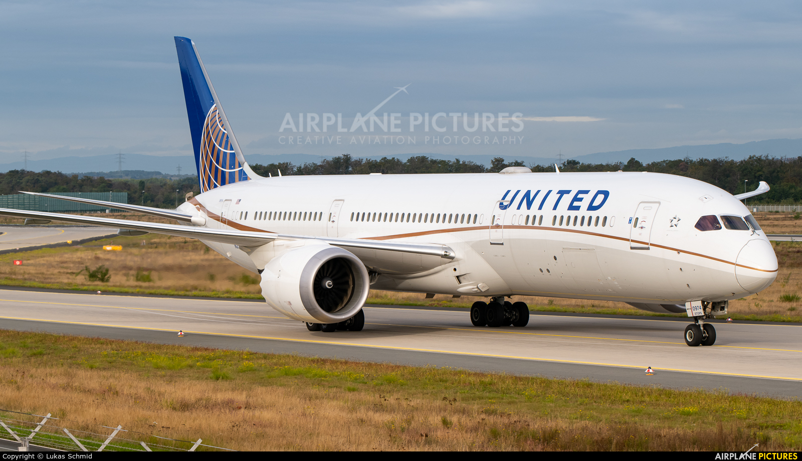 United Airlines N24974 aircraft at Frankfurt