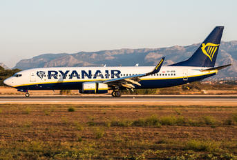 SP-RSB - Ryanair Sun Boeing 737-8AS