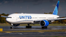 N2250U - United Airlines Boeing 777-300 aircraft