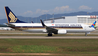 9V-MGE - Singapore Airlines Boeing 737-8AS