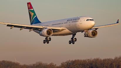 ZS-SXX - South African Airways Airbus A330-200