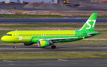 VQ-BRD - S7 Airlines Airbus A320