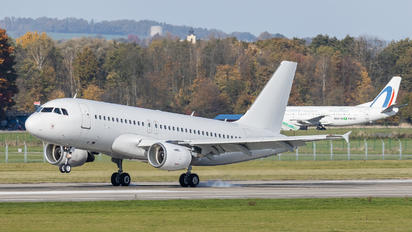 LZ-DBH - DAE Capital Airbus A319